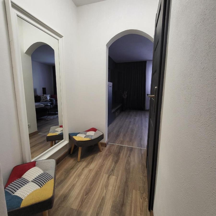 Oli Apartments Сенец Екстериор снимка